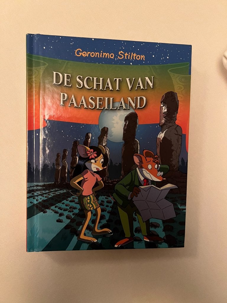 De Schat van Paaseiland - Geronimo Stilton, Ophalen of Verzenden, Zo goed als nieuw, Fictie algemeen