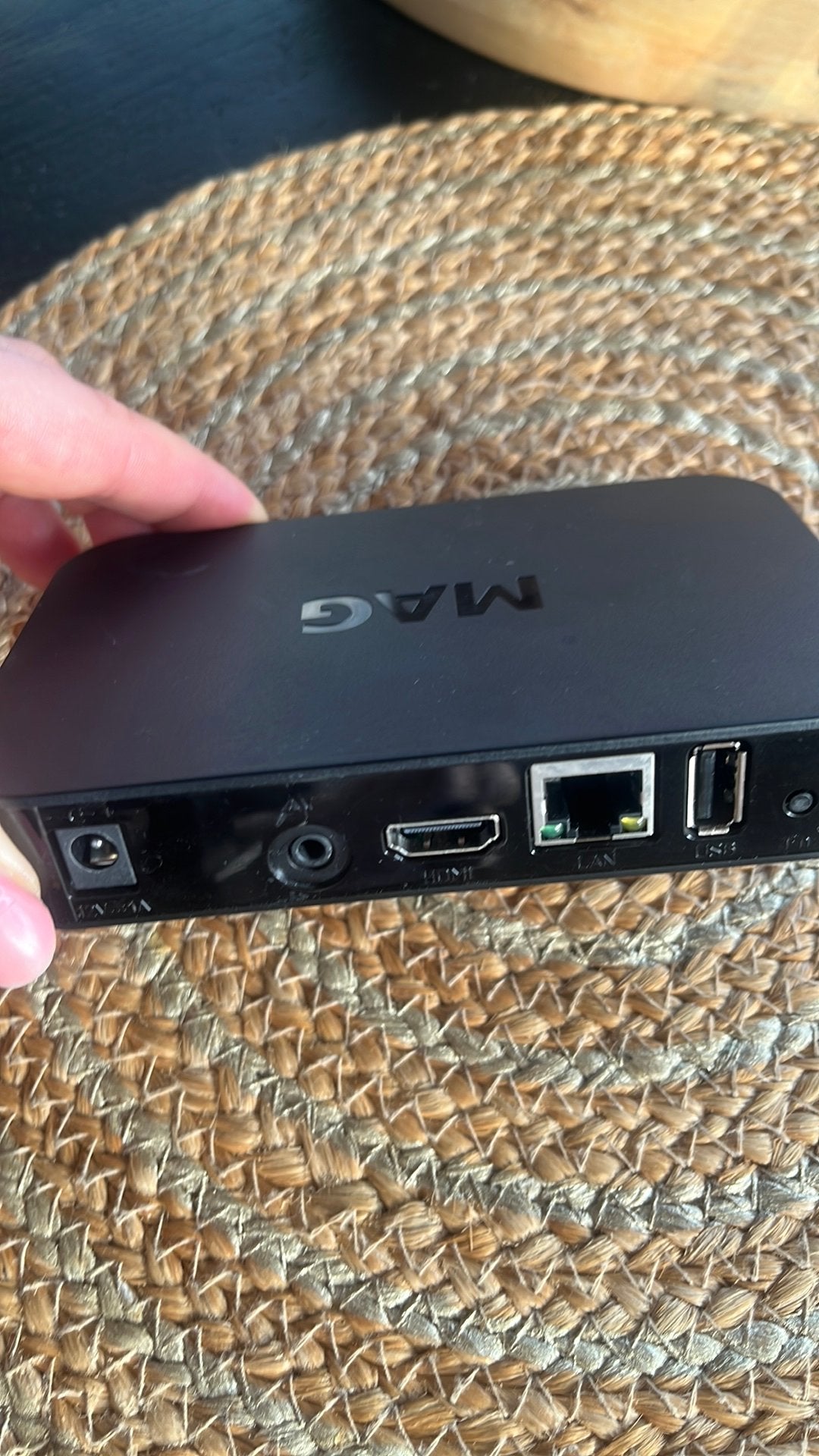 IPTV SET-TOP BOX MAG322, Ophalen of Verzenden, Zo goed als nieuw