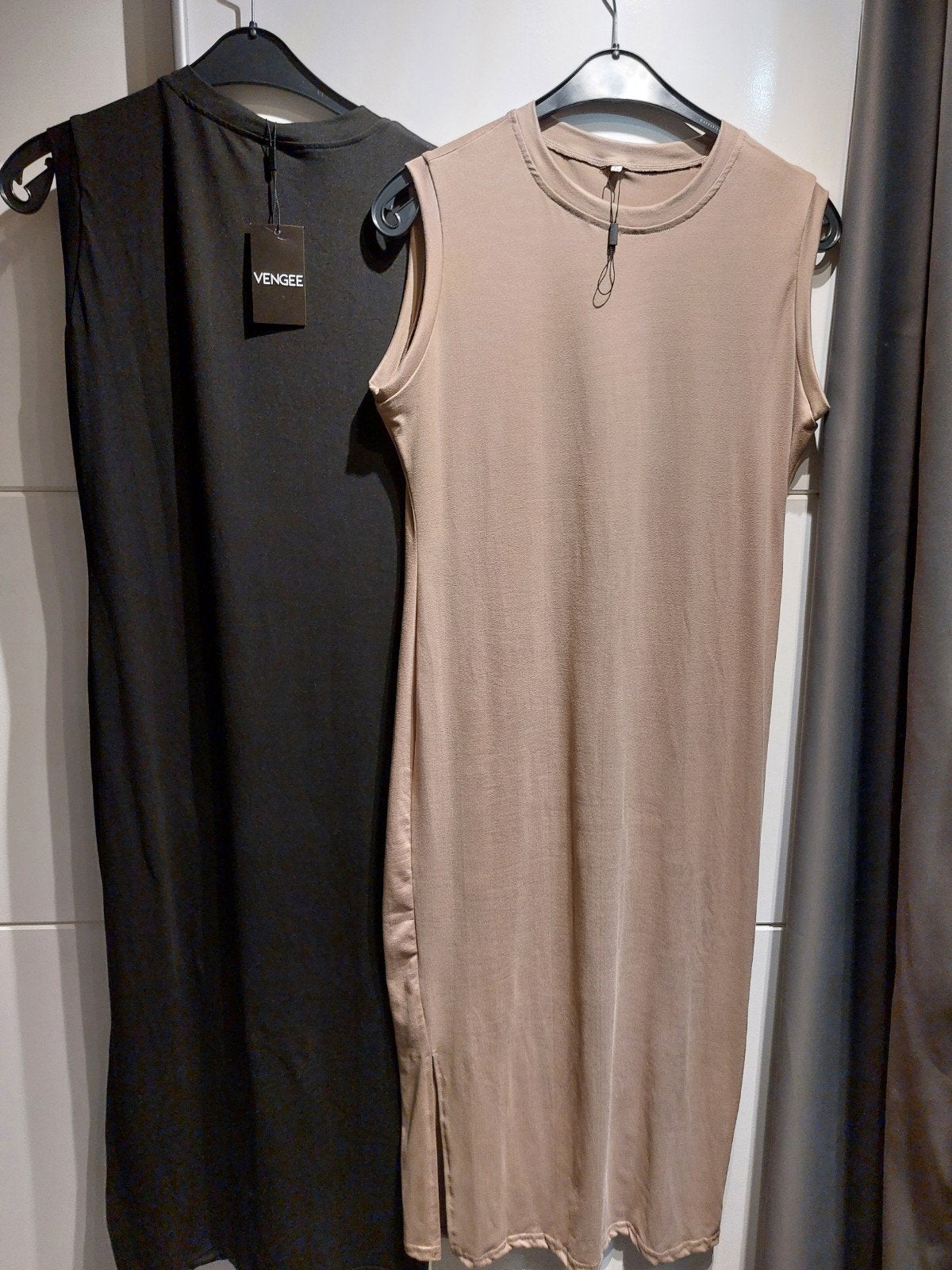 Vengee jurk zwart en beige maat L NIEUW., Zwart, Ophalen of Verzenden, Zo goed als nieuw, Vengee