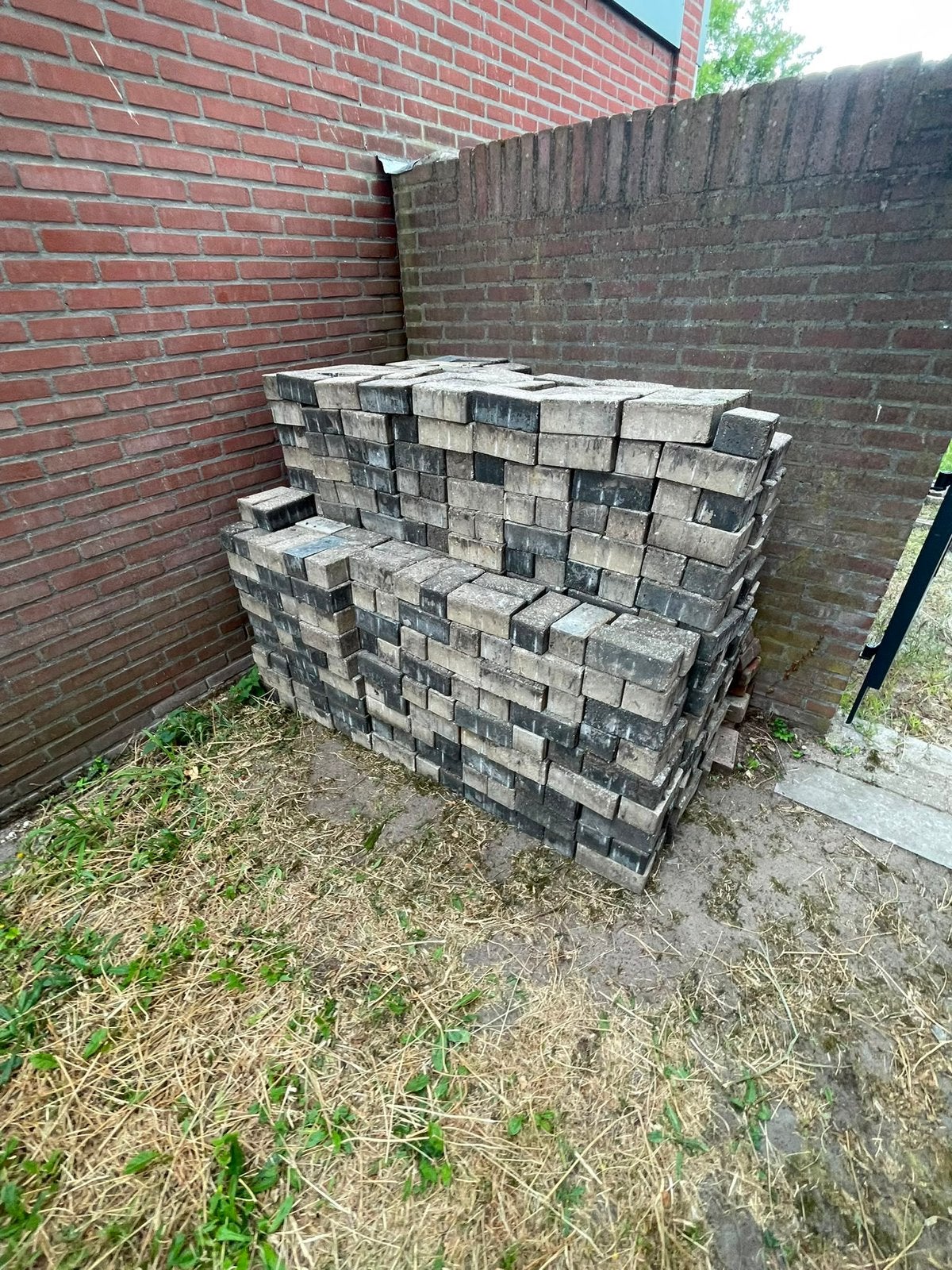 50 m² grijs/antraciete bestrating, Doe-het-zelf en Verbouw, Ophalen, Zo goed als nieuw, Beton