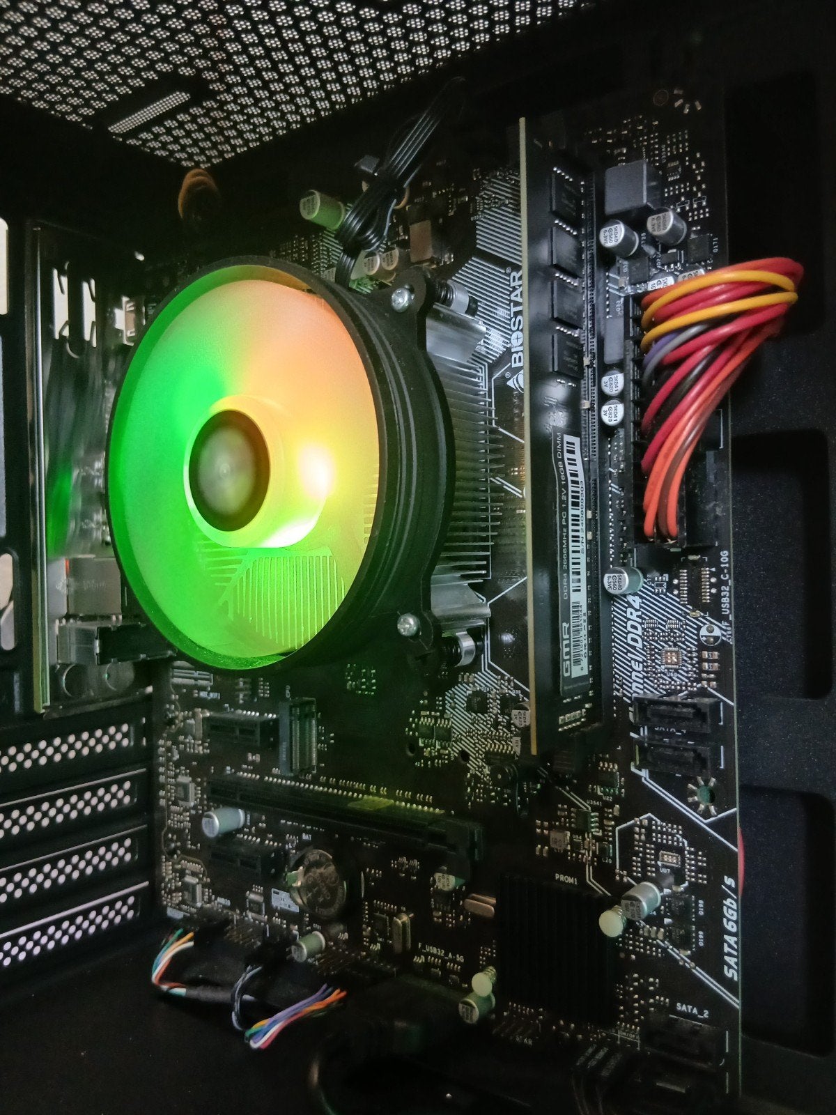 Compleet Upgrade Kit: Ryzen 3 3200G + Biostar MB + 16GB, Computers en Software, DDR4, Ophalen of Verzenden, Zo goed als nieuw