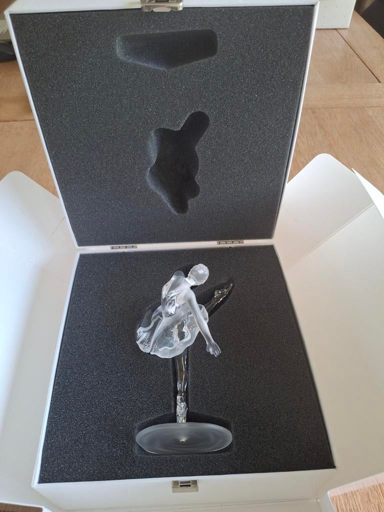 Swarovski in doos. Ballerina (14), Ophalen of Verzenden, Zo goed als nieuw, Figuurtje