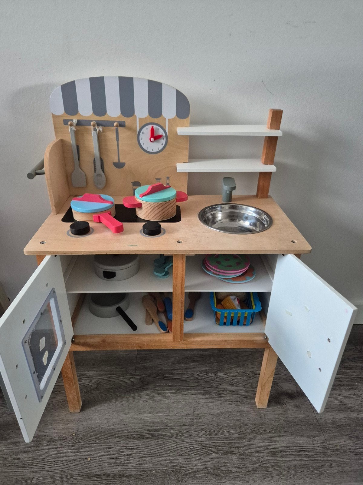 Houten speelkeuken met accessoires, Kinderen en Baby's, Ophalen