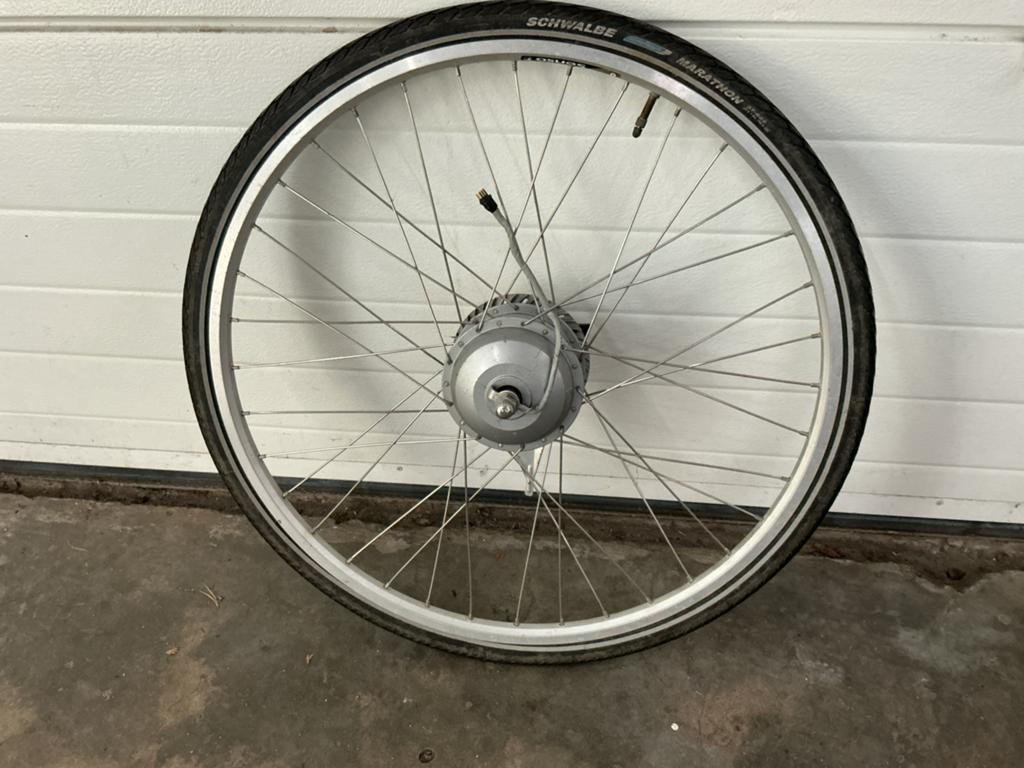 Gazelle voorwiel met motor, Fietsen en Brommers, Fietsonderdelen, Ophalen, Zo goed als nieuw, Band