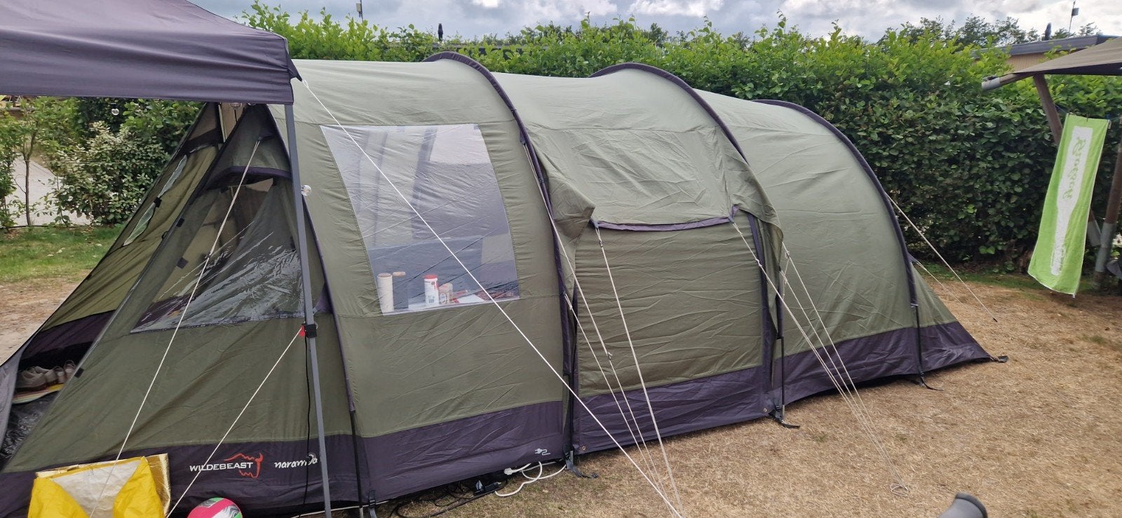 Wildebeast tunneltent 4 personen - Goede staat, Ophalen, Gebruikt, Tot en met 4