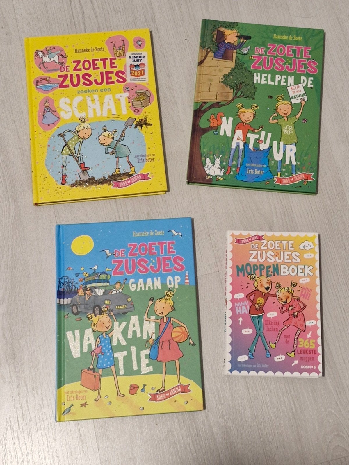 De Zoete Zusjes boeken: Schat, Natuur, Vakantie & Moppenboek, Ophalen, Gelezen, Hanneke de Zoete & Iris Boter, Fictie algemeen