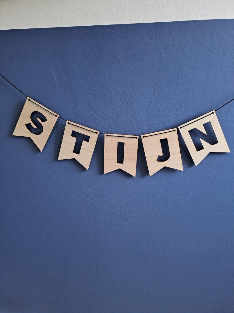 Houten Naamslinger - Kies je eigen letters!, Handgemaakt, Nieuw, Ophalen of Verzenden, Letters en cijfers