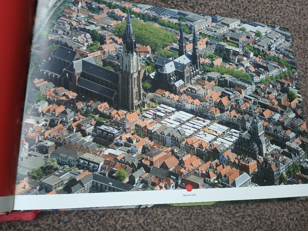 Delft vanuit de lucht GROOT BOEK (GP-96), Boeken, Geschiedenis | Stad en Regio, Ophalen, Zo goed als nieuw