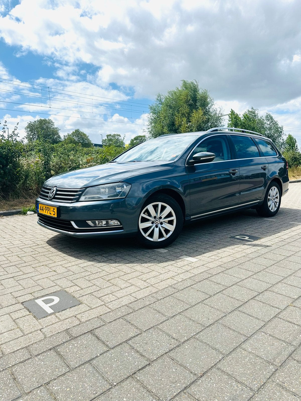 Volkswagen Passat 1.4 TSI 90KW Variant DSG 2011 Grijs navi, Auto's, Volkswagen, 122 pk, Origineel Nederlands, Particulier, Zilver of Grijs