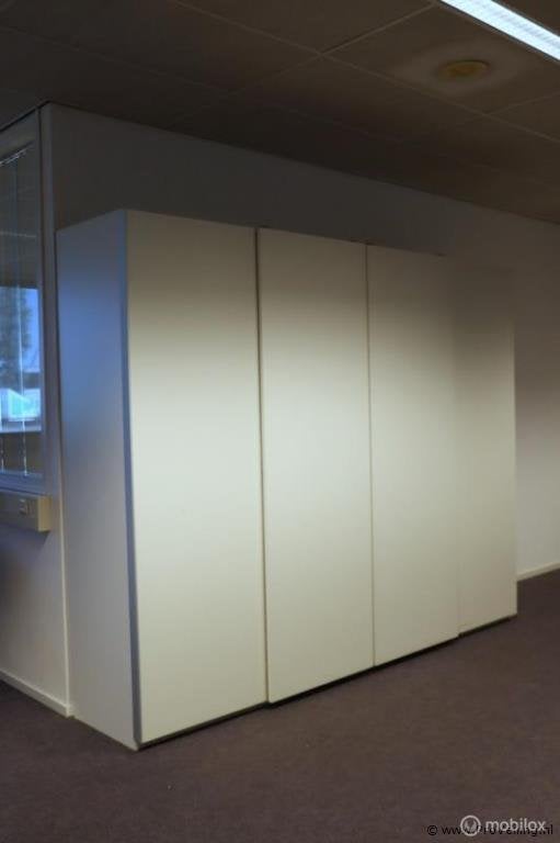 Online Veiling: Wandkast - 300x60x230cm, Gebruikt
