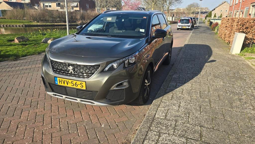 Peugeot 5008 1.2 Puretech 130pk S&S Eat8 2020 Grijs, Auto's, Peugeot, 1199 cc, 7 stoelen, 3 cilinders, 1405 kg