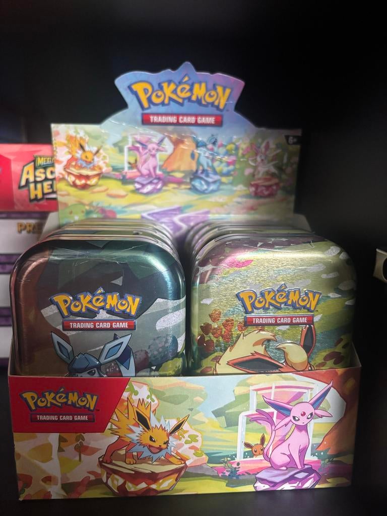 Pokémon prismatic evolutions sealed tins 8x, Ophalen, Zo goed als nieuw, Overige typen
