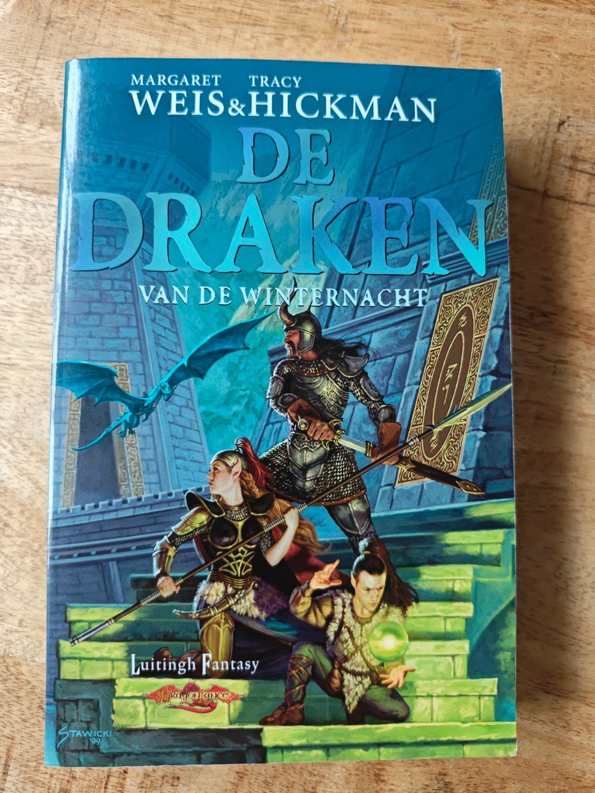 De Draken van de Winternacht - Boek 2, Ophalen of Verzenden, Zo goed als nieuw