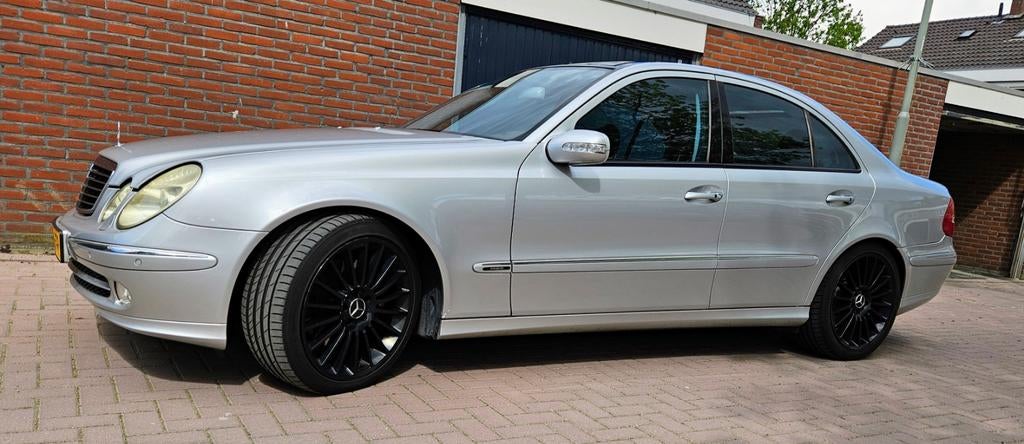 Mercedes E500, Automaat, Achterwielaandrijving, Navigatiesysteem, Leder