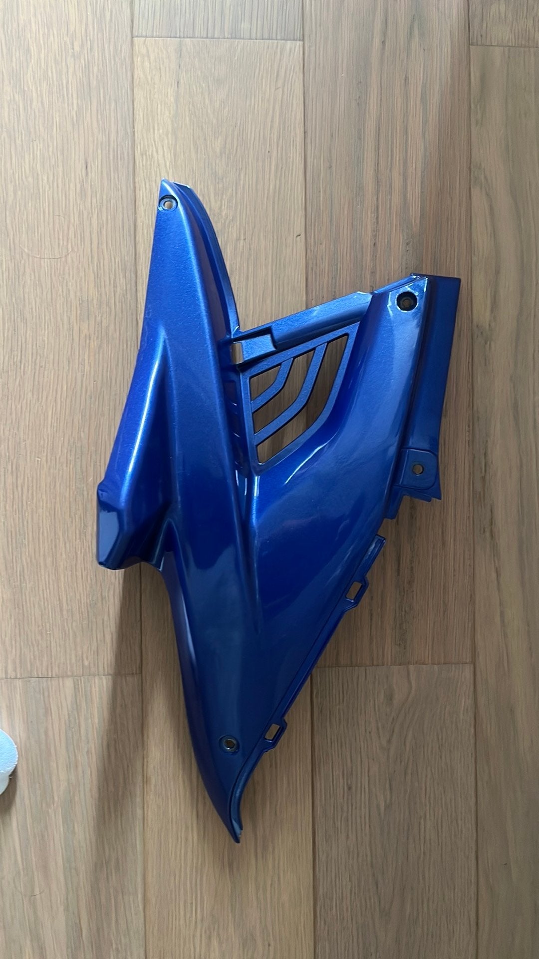Blauwe linker zijkap aerox, Ophalen