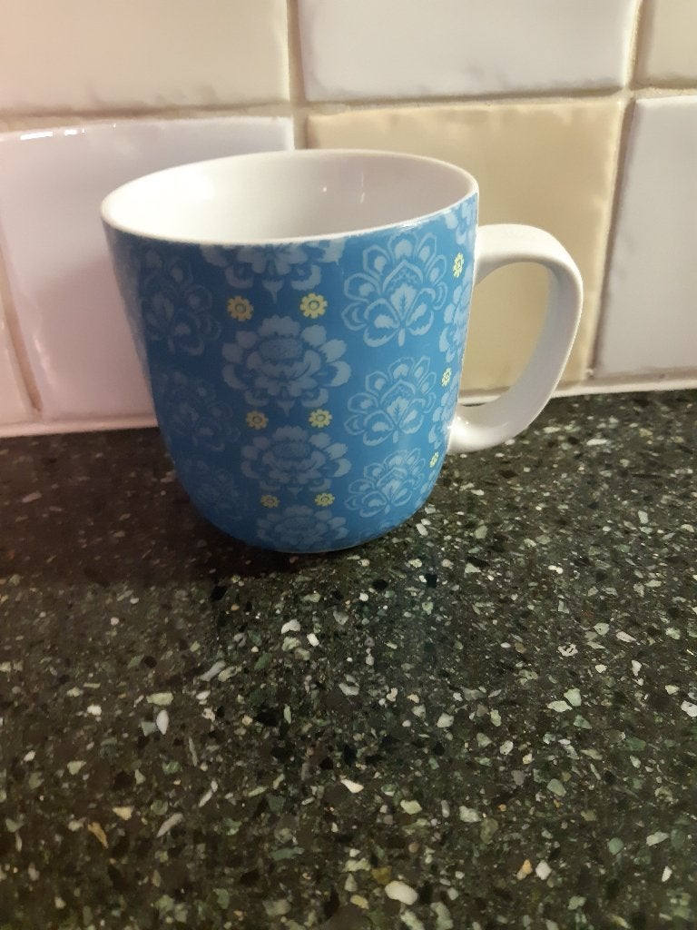 Douwe Egberts beker - mok, Huis en Inrichting, Keuken | Servies, Ophalen of Verzenden, Porselein, Overige stijlen, Kop(pen) en/of Schotel(s)