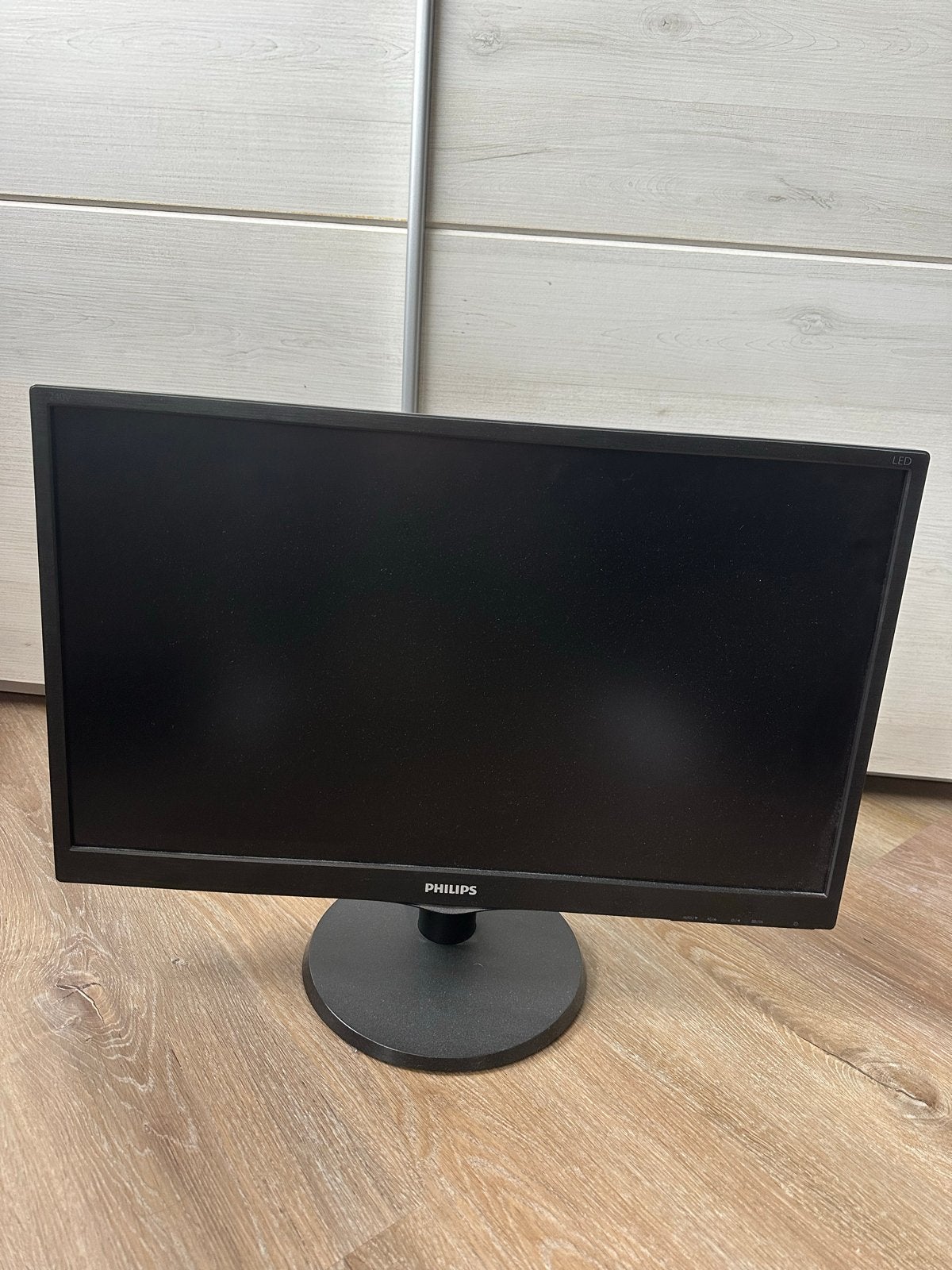 Philips 240V5Q monitor - Full HD, 24 inch, Computers en Software, Monitoren, Gebruikt, Kantelbaar, Full HD, Ophalen of Verzenden