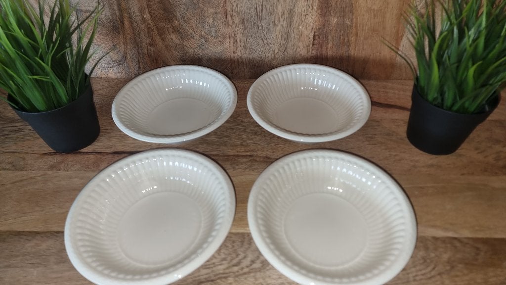 Wedgwood Edme Dessertschaaltjes papschaaltjes 16 cm, Ophalen of Verzenden, Schaal of Schalen, Zo goed als nieuw, Wedgwood