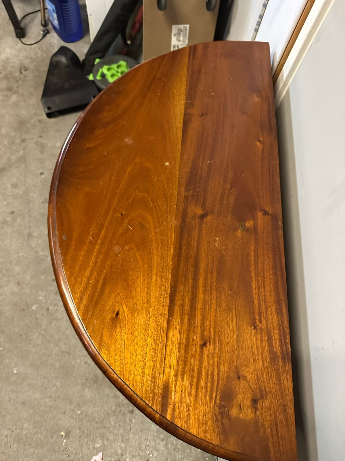 Klassieke halfronde sidetable met lade, Ophalen