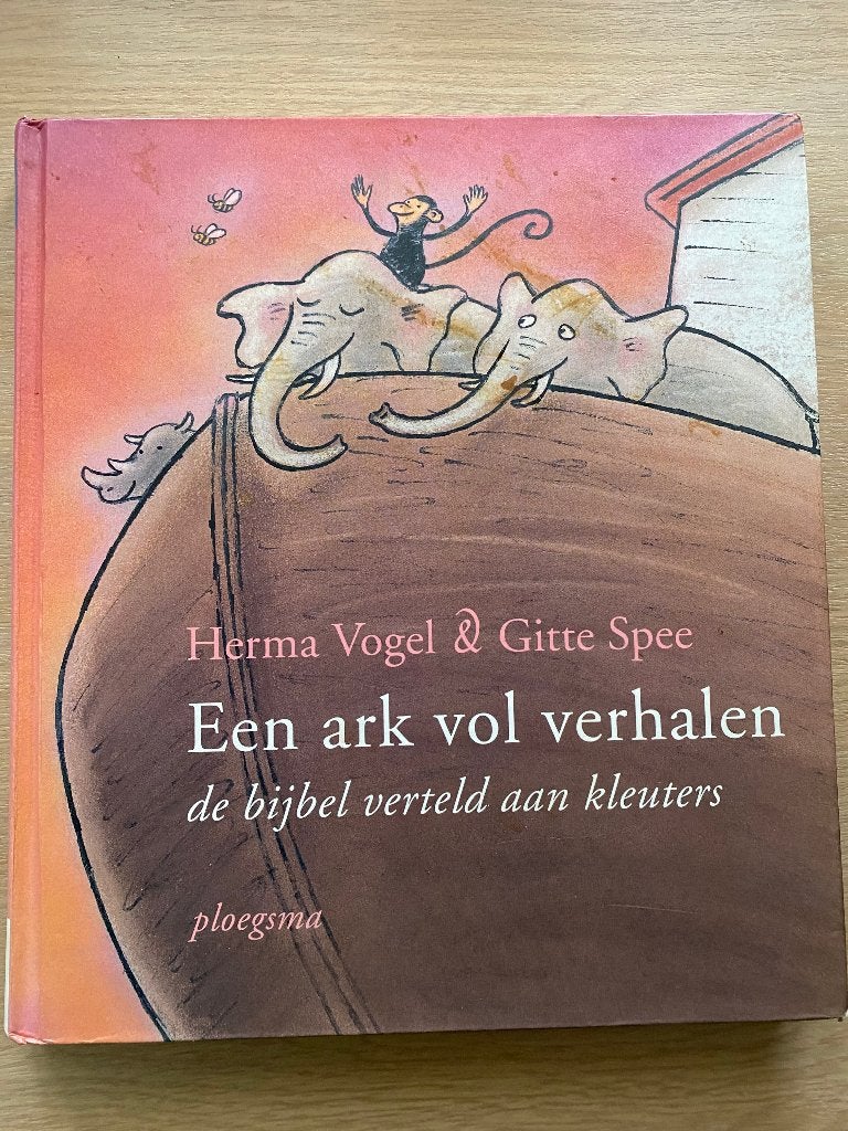 9). Een ark vol verhalen, Ophalen of Verzenden, Zo goed als nieuw, Christendom | Katholiek