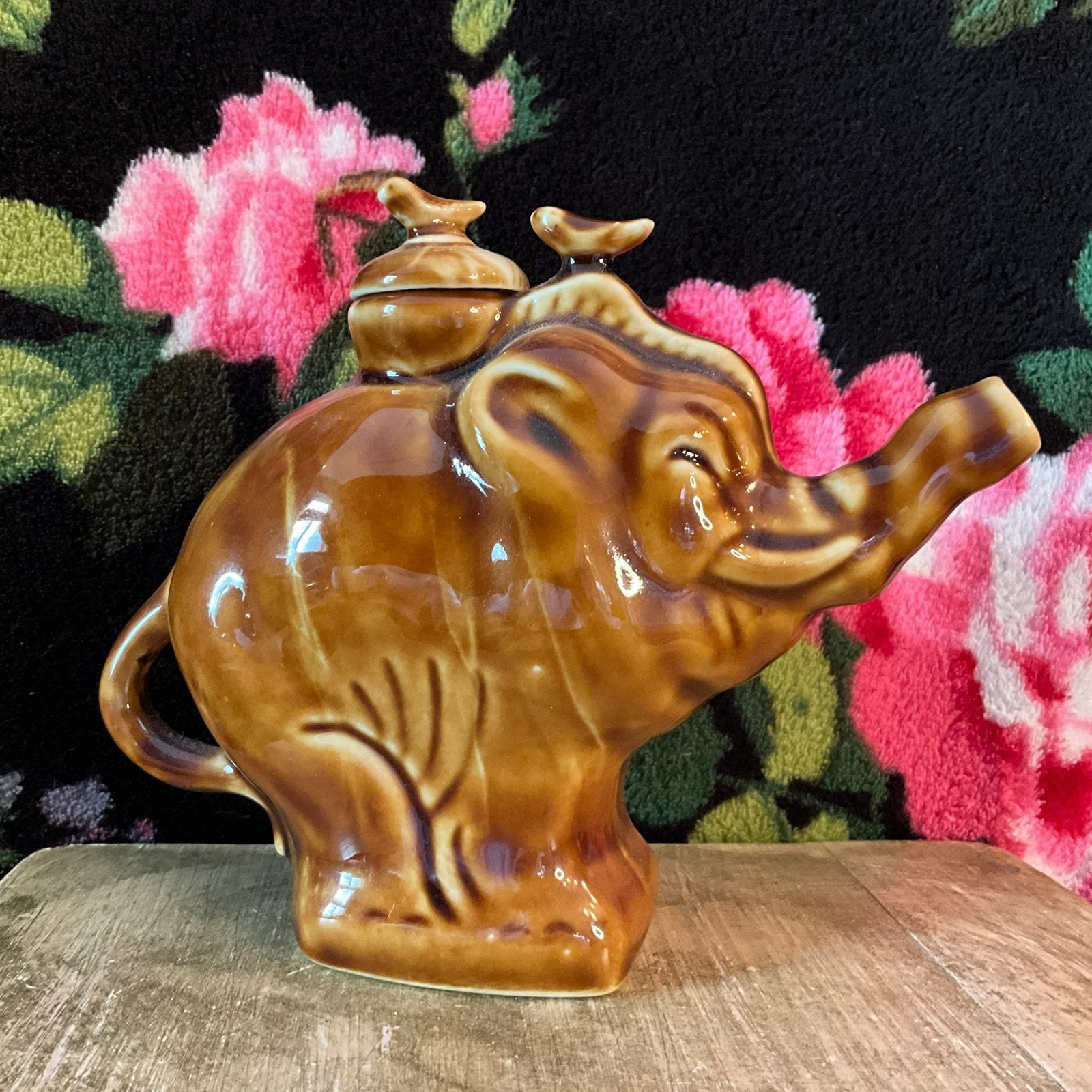 Antieke theepot in de vorm van een olifant perfecte staat, Antiek en Kunst, Antiek | Porselein, Ophalen of Verzenden