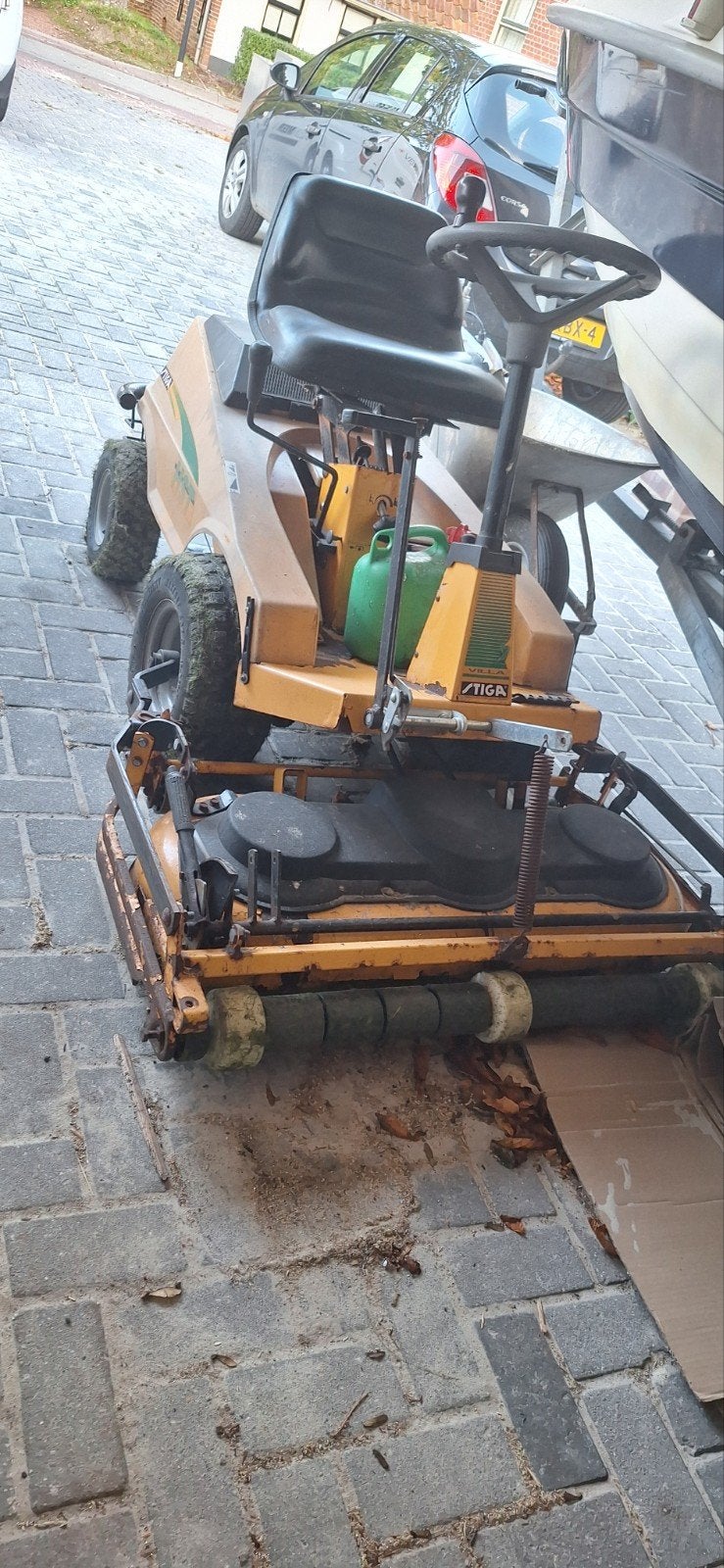 Stiga Park HST zitmaaier / frontmaaier, Ophalen, Gebruikt, Elektrische starter, Stiga zitmaaier