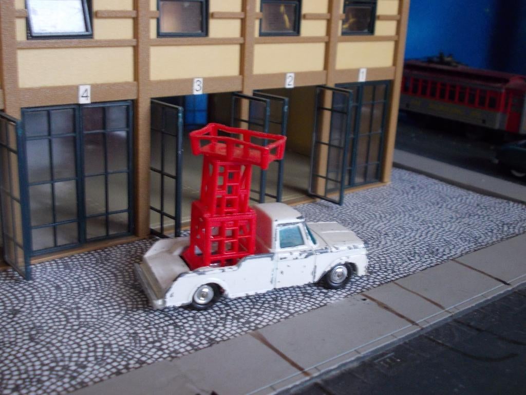 Ford F350 Platform Truck - Husky Models nr. 24b hoogwerker, Ophalen of Verzenden, Gebruikt, Auto