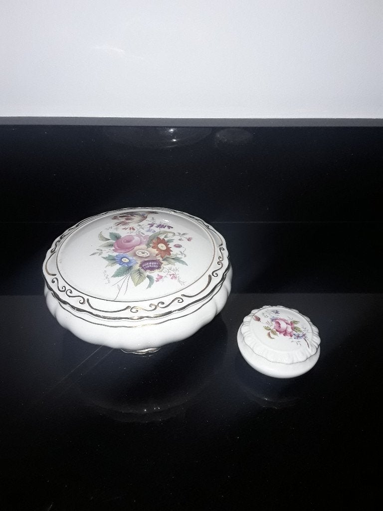 Engels Coalpoart grote en kleine gebloemde dekseldoos, Antiek en Kunst, Antiek | Porselein, Verzenden
