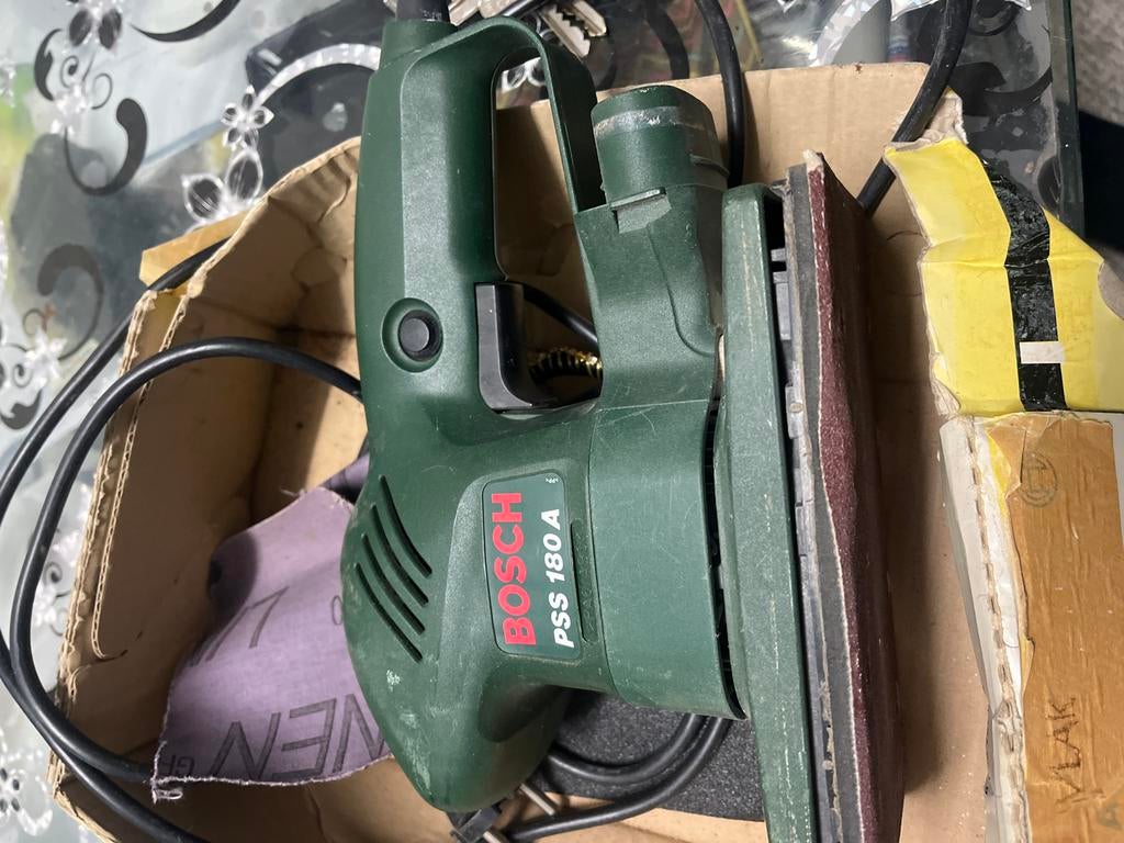 Bosch PSS 180 A Vlakschuurmachine, Ophalen of Verzenden, Gebruikt, Minder dan 600 watt, Vlakschuurmachine