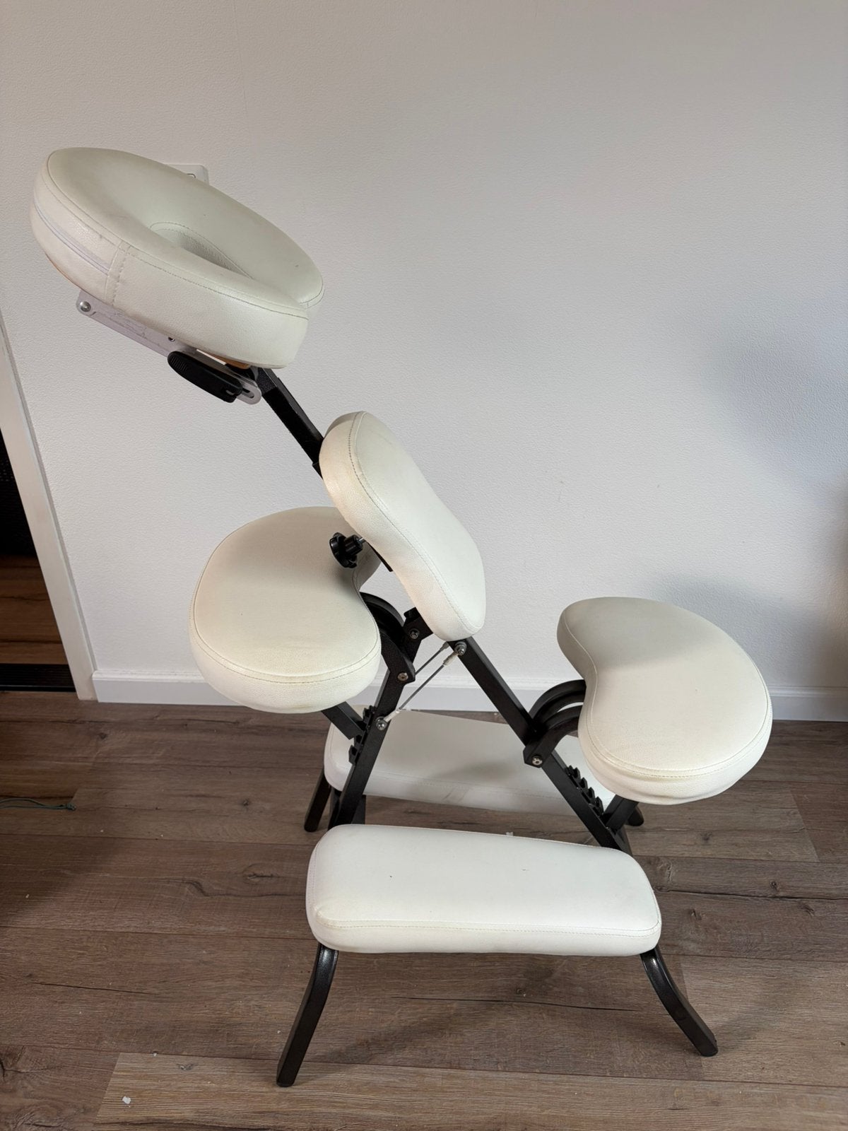 Massagestoel, Ophalen, Zo goed als nieuw, Massagestoel of Kussen