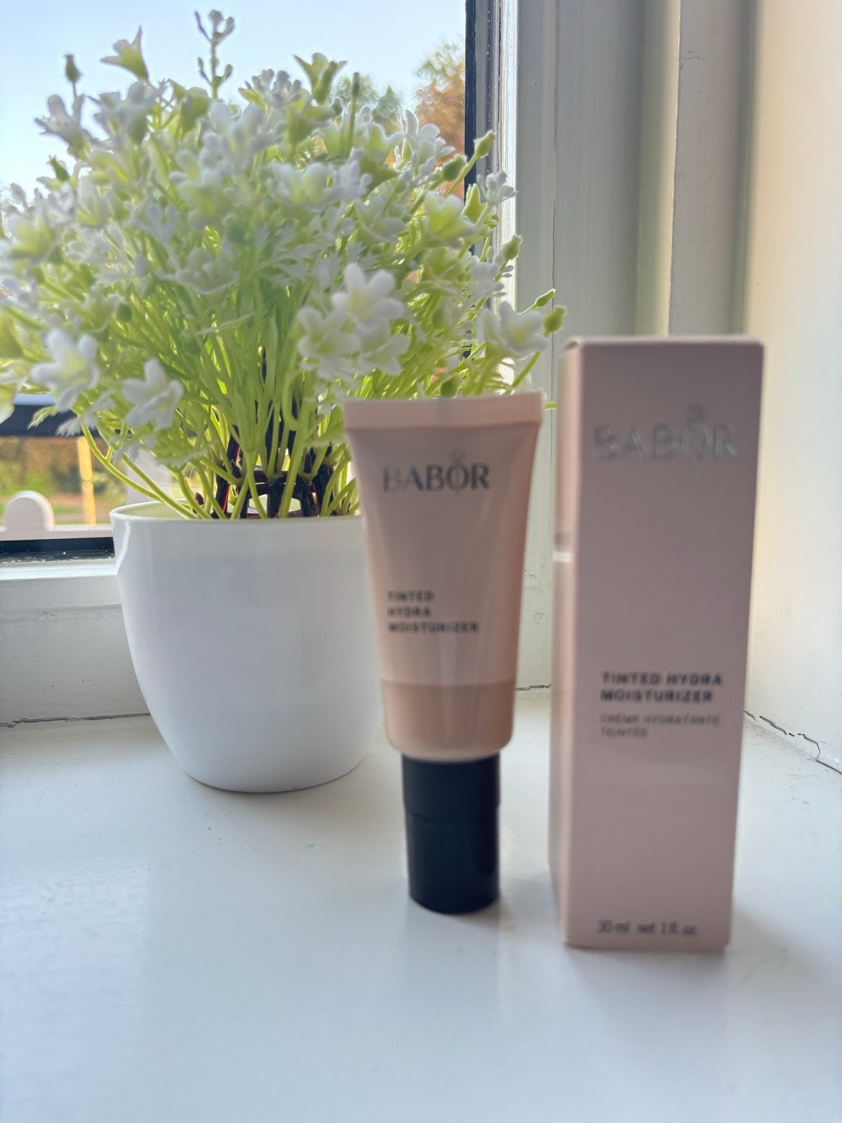 Babor Tinted Hydra Moisturizer 01 Ivory nieuw, Gehele gezicht, Beige, Ophalen of Verzenden, Zo goed als nieuw