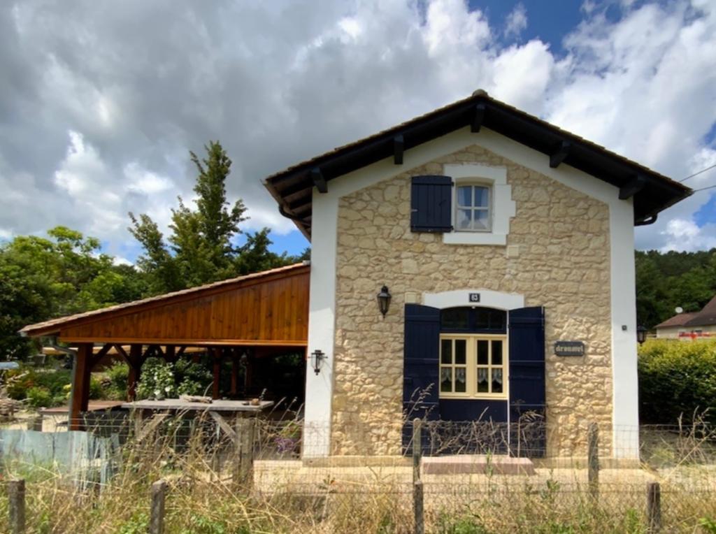 Te koop: Charmant spoorweghuis in de Dordogne, Huizen en Kamers, Buitenland, Woonhuis, 4 kamers, Frankrijk, Dorp