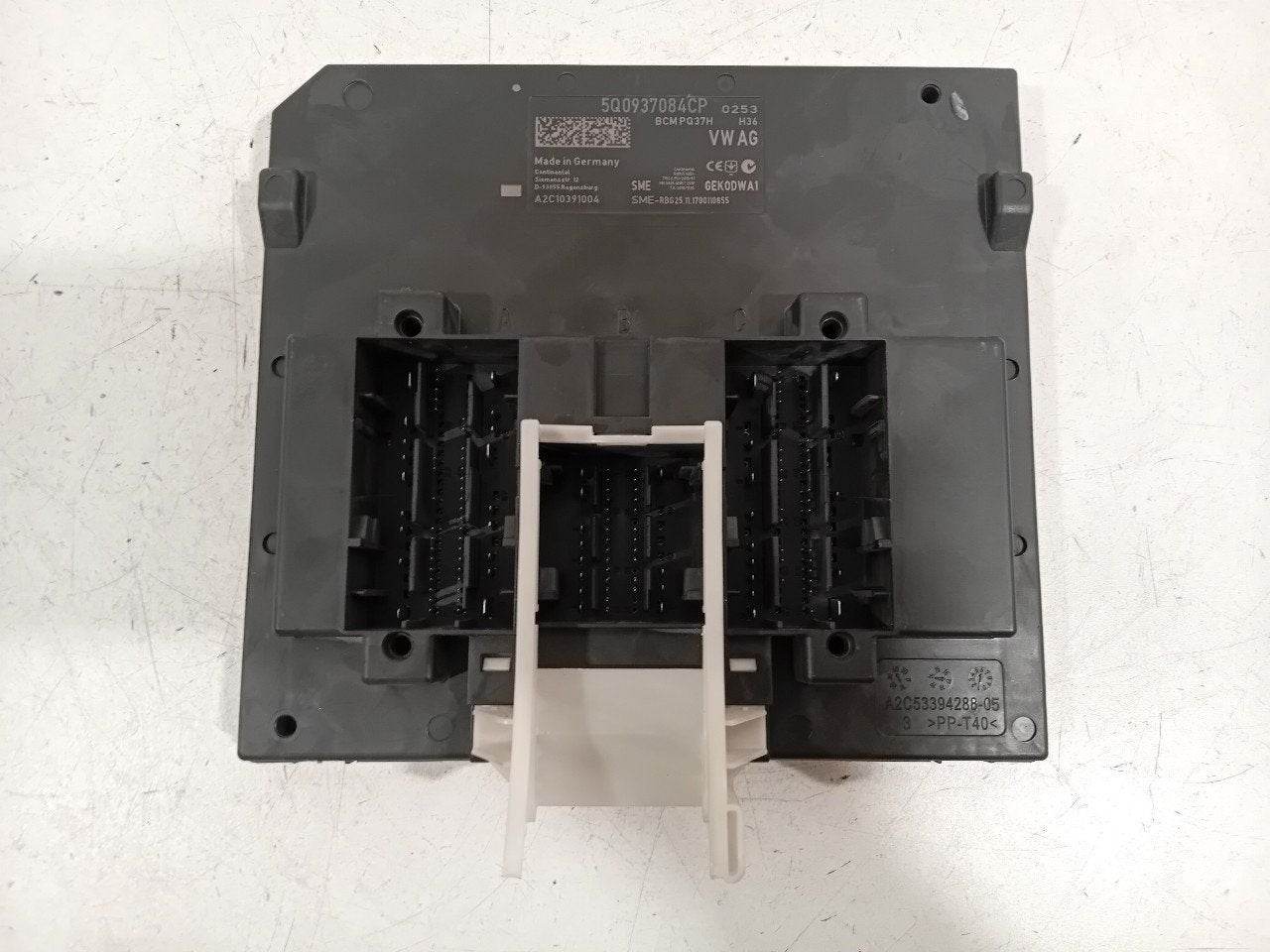 Computer body control Volkswagen Golf, Onderdelen@venauto.nl, Van der Ven Autorecycling B.V., Gebruikt, Ettenseweg 76, 4706 PB Roosendaal, The Netherlands