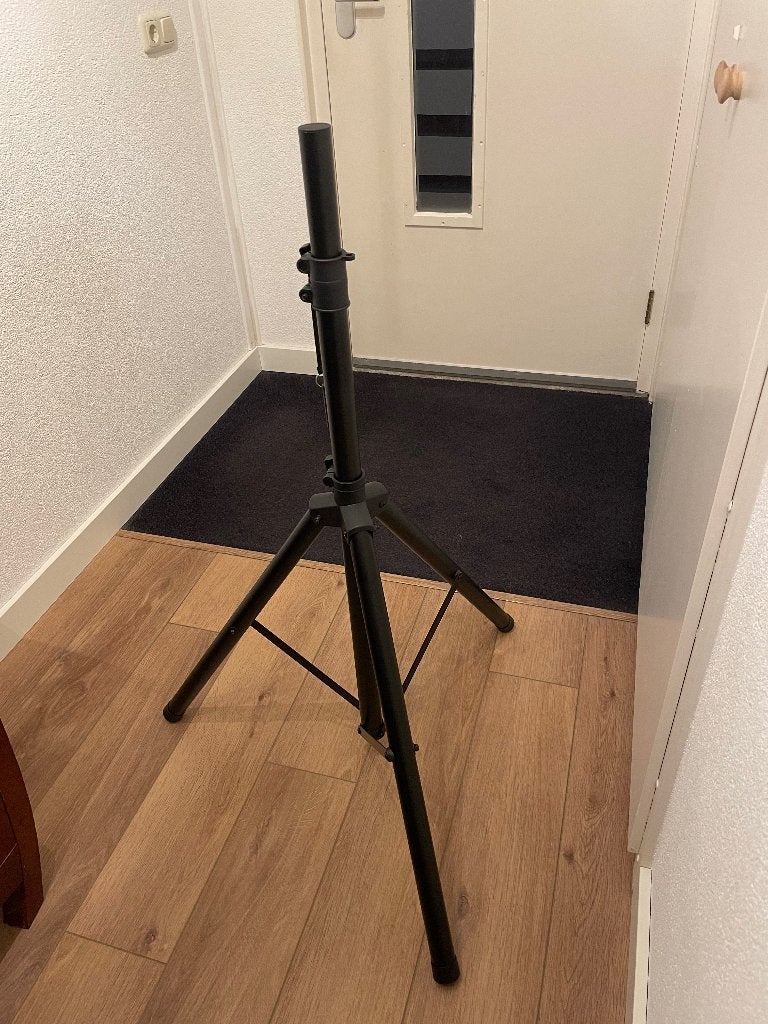 Foto 11 van Bose S1 Pro met standaard