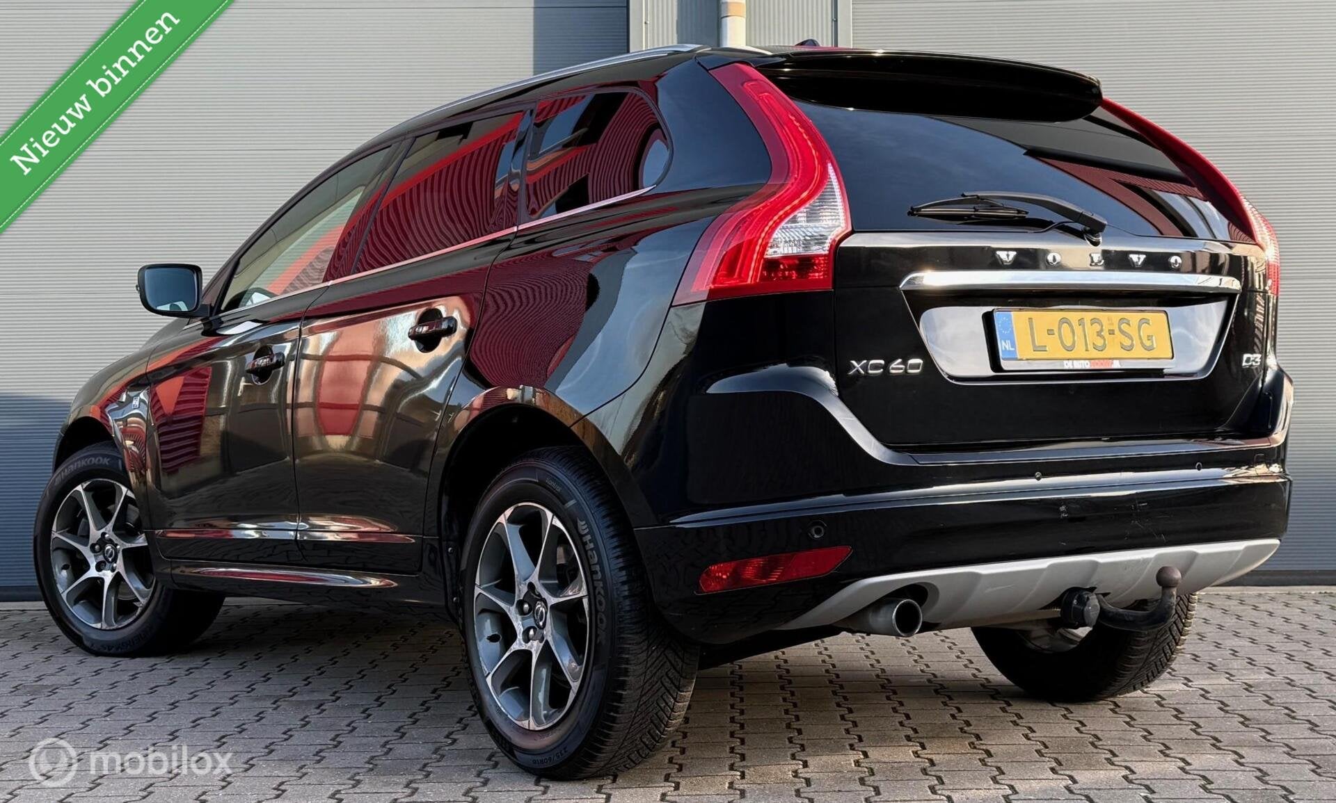 Volvo XC60 2.0 D3 FWD Ocean Race Clima/Cruise/PDC/Trekhaak, Auto's, Voorwielaandrijving, Euro 6, 4 cilinders, Zwart