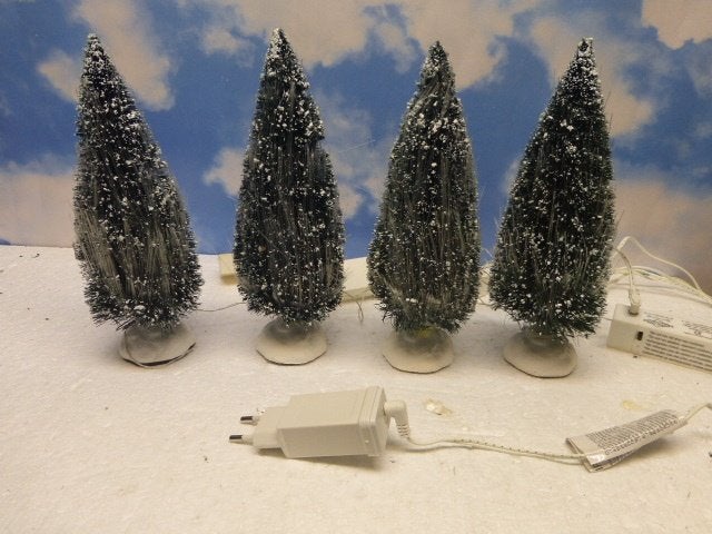4 bomen kerstdorp scenery kersthuisjes treinbaan kerst, Ophalen of Verzenden, Zo goed als nieuw