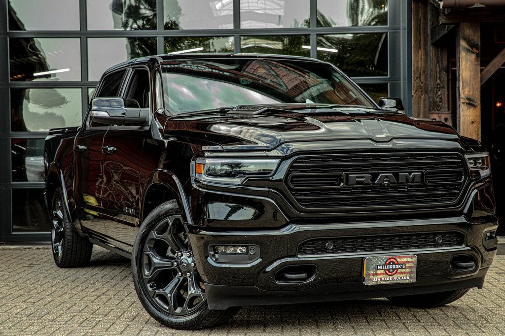 Dodge Ram 1500 Limited 1e eigenaar . (bj 2023), Auto's, Automaat, Lichtsensor, Gebruikt, 5654 cc