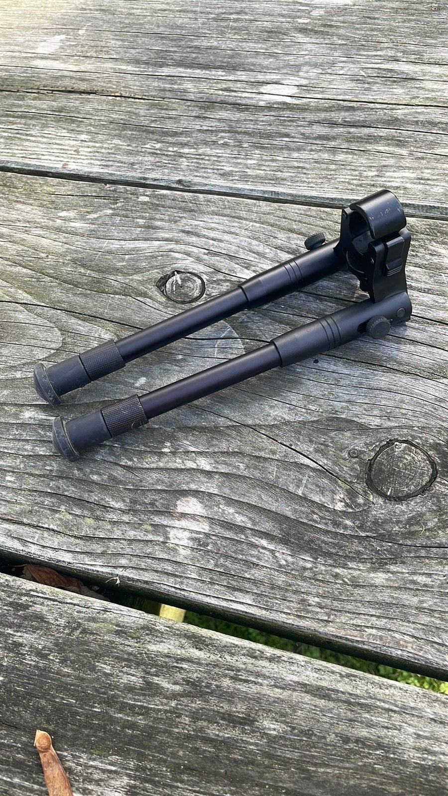 UTG clamp-on bipod, Ophalen of Verzenden, Zo goed als nieuw