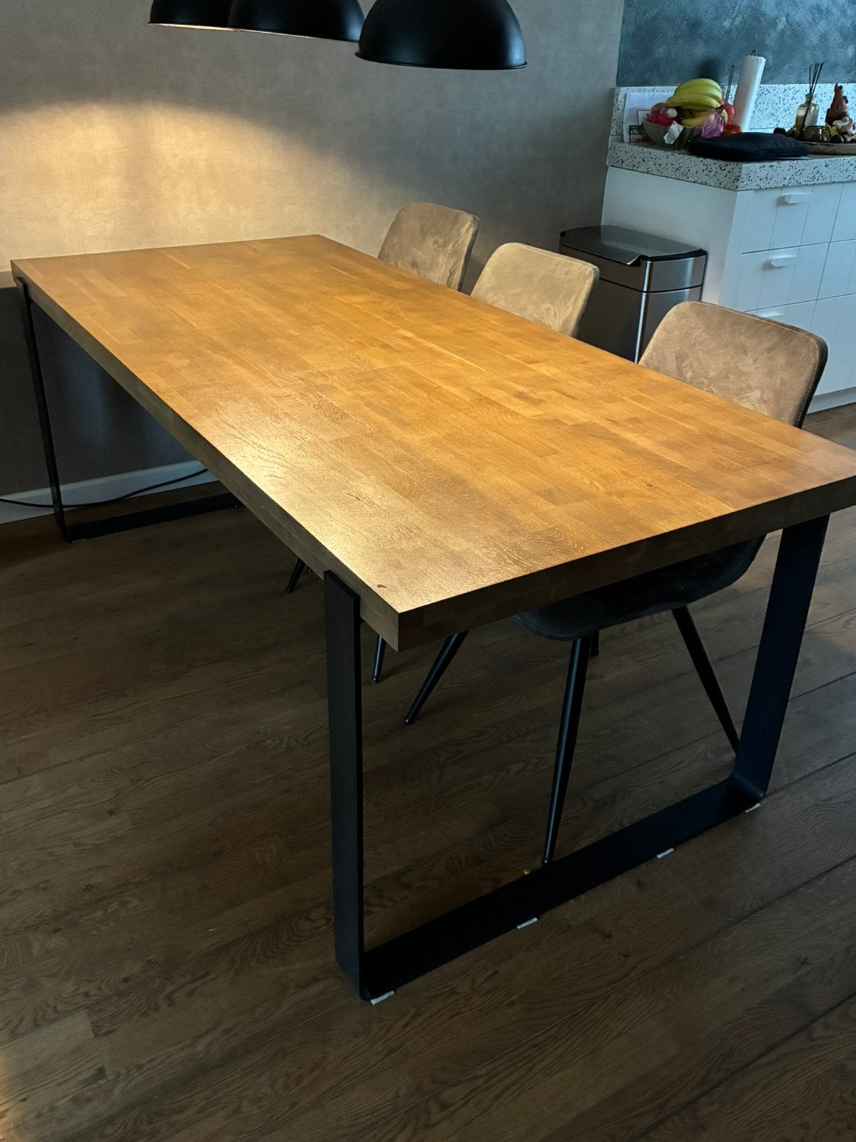 TEAB Nette stevige eettafel met zwart metalen onderstel, Ophalen, Gebruikt, 200 cm of meer, 50 tot 100 cm