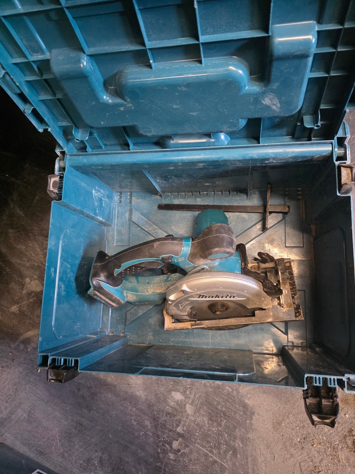 Makita DSS501 18V Cirkelzaag in Koffer zonder accu, Ophalen, Gebruikt, Cirkelzaag, Makita