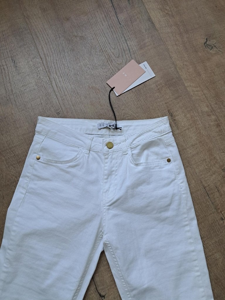 Nieuw: witte flared broek met origineel label, maat XS, Femme9, Wit, Nieuw, Ophalen of Verzenden