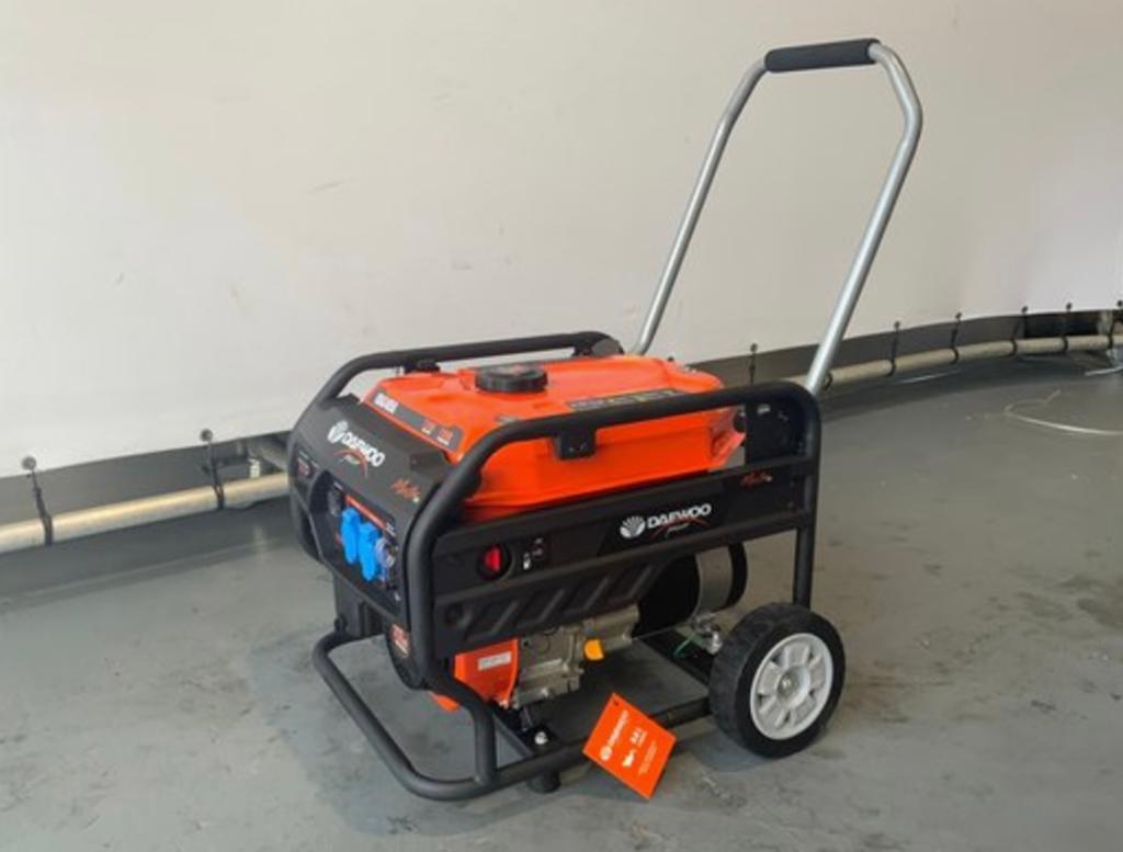 Daewoo stroomgeneratoren, Tuin en Terras, Bladblazers, Ophalen of Verzenden, Nieuw, Benzine