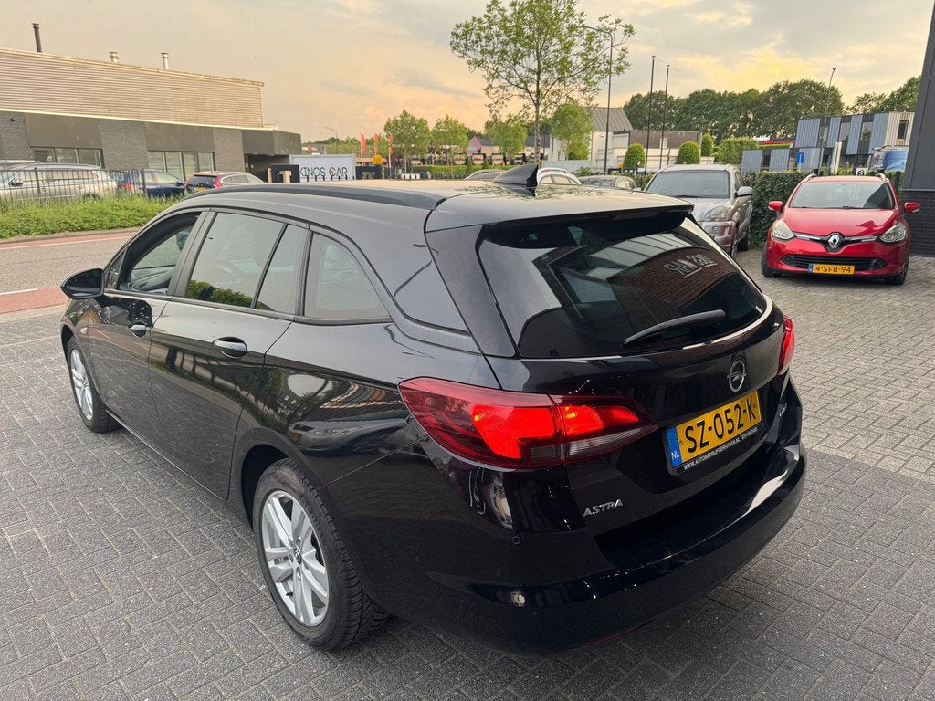 Opel Astra Sports Tourer 1.0 Innovation AUTOMAAT CLIMA CRUIS, Euro 6, 1178 kg, 620 kg, Zwart