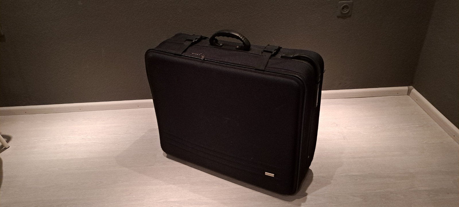 koffer merk fly international  740x600x260, Ophalen, Zo goed als nieuw, Overige merken