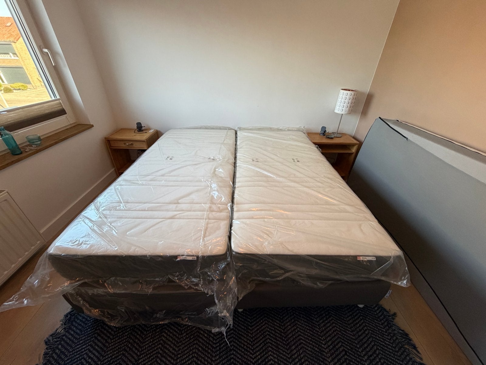 IKEA bed 2x 90x200cm met 10cm hoge poten - Zo goed als nieuw, Ophalen, Tweepersoons, Zo goed als nieuw, 180 cm