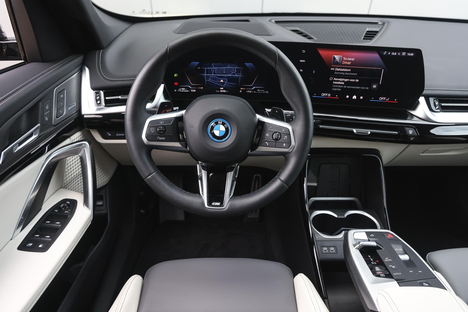 BMW X1 xDrive25e M Sport Automaat / Panoramadak / Trekhaak /, Euro 6, Zwart, Bedrijf, Hybride Elektrisch/Benzine