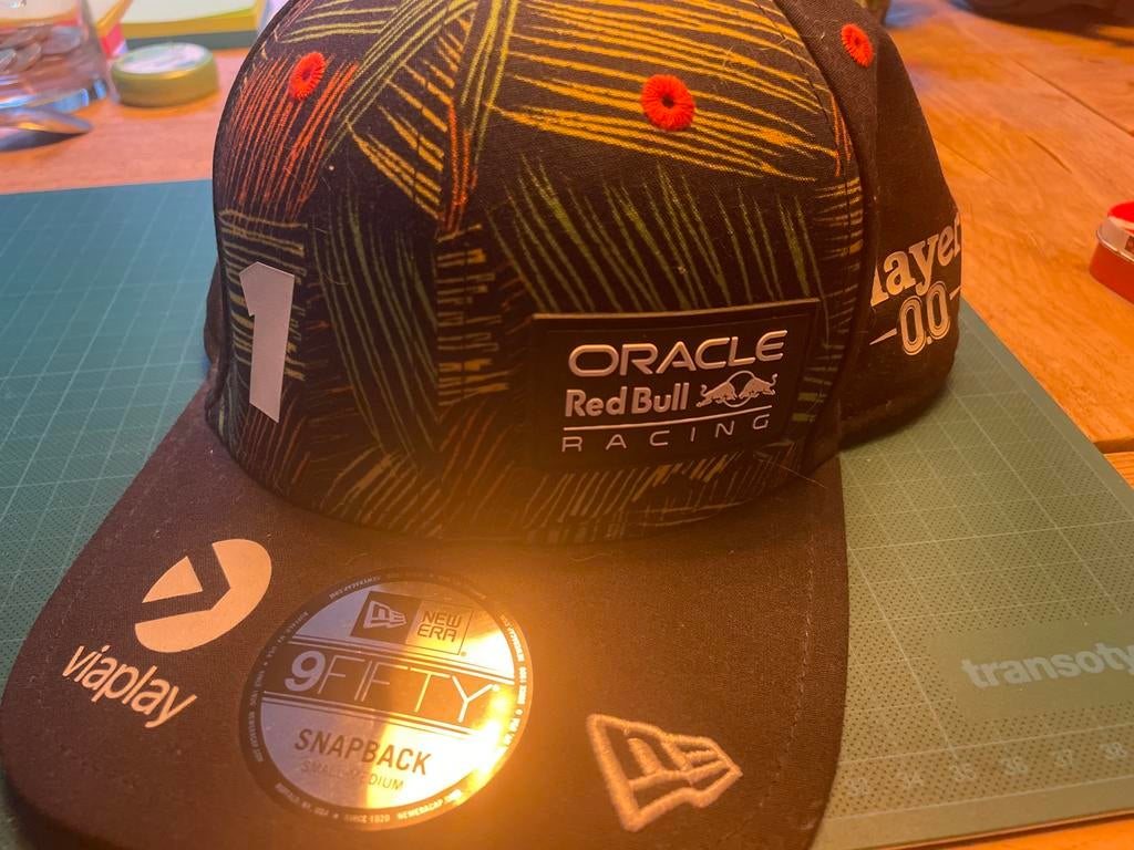 Red Bull Racing F1 Max Verstappen Pet - Nieuw, Ophalen, Zo goed als nieuw, Formule 1