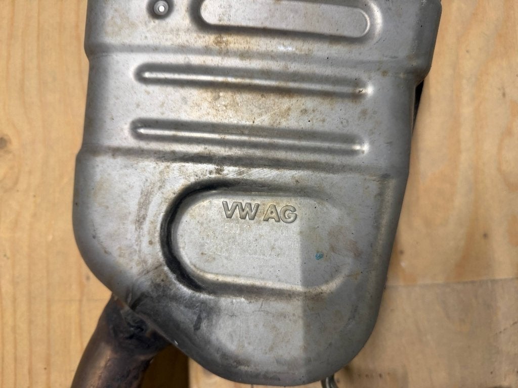 Originele Audi VW uitlaatsysteem Middenstuk middendemper !, Auto-onderdelen, Uitlaatsystemen, Ophalen, Audi