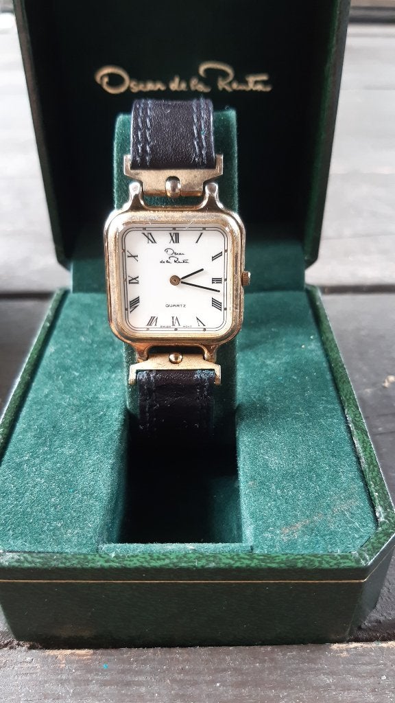 Oscar de la Renta dameshorloge, inclusief de case. 25,-, Overige merken, Polshorloge, Ophalen of Verzenden, Leer