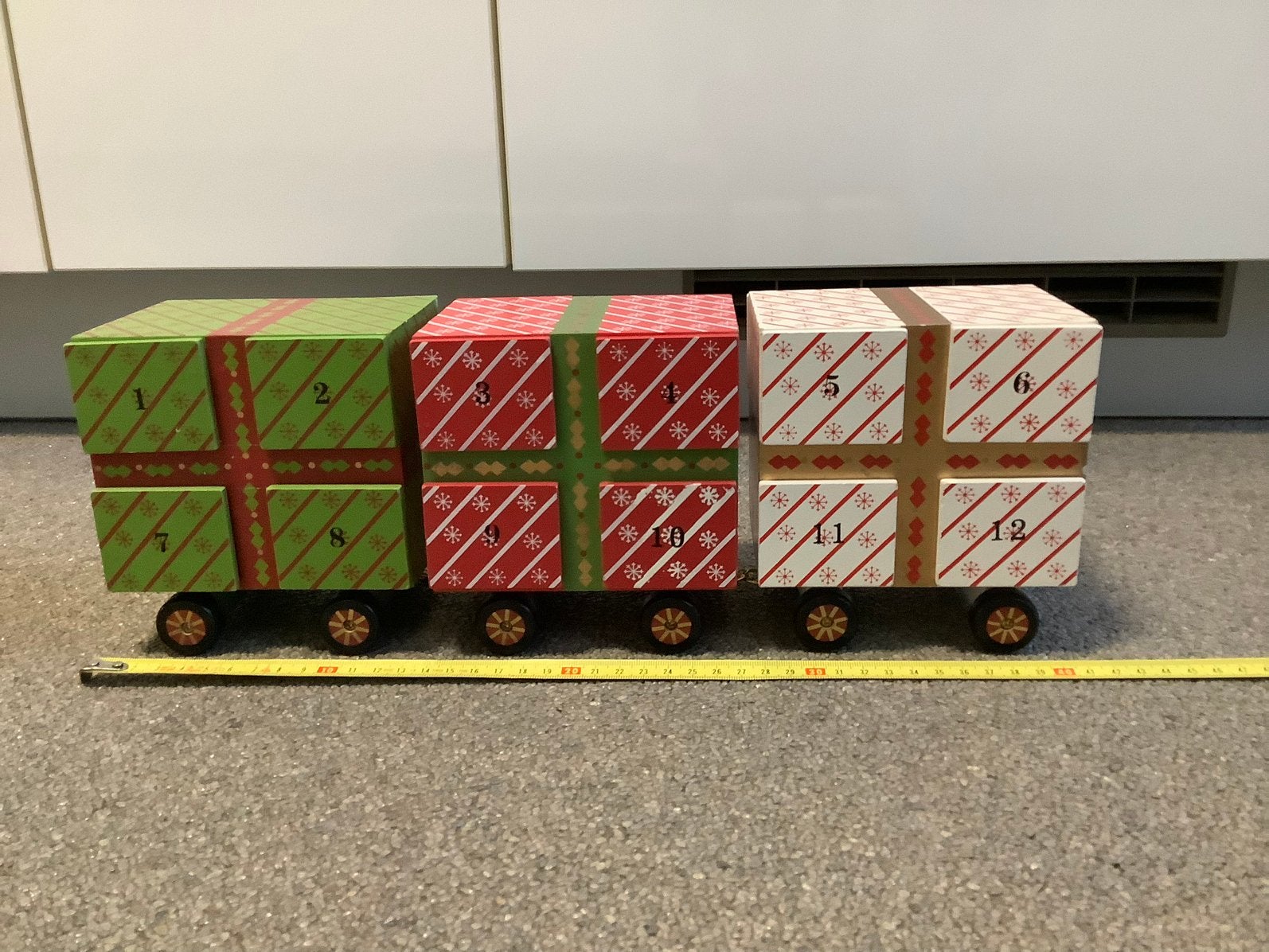24 houten bakjes verrassing Kerst adventskalender Verjaardag, Ophalen of Verzenden, Gebruikt